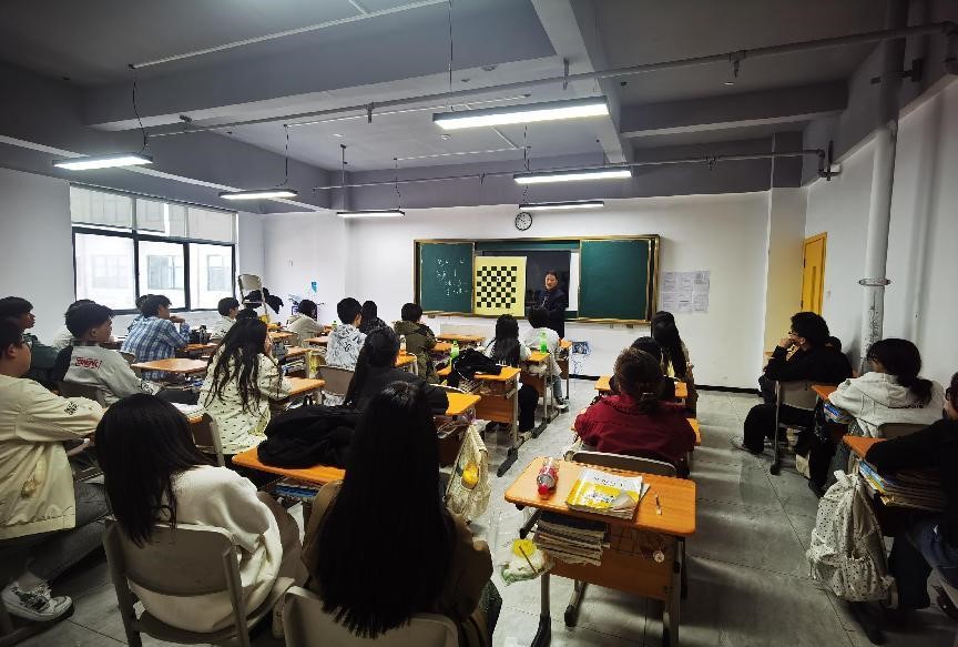 明德国际象棋社团活动照片